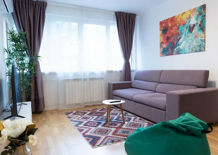 Old Town Central Oasis - Secured Parking Nearby - Self Check In - Metro Station At 1Min Bucureşti